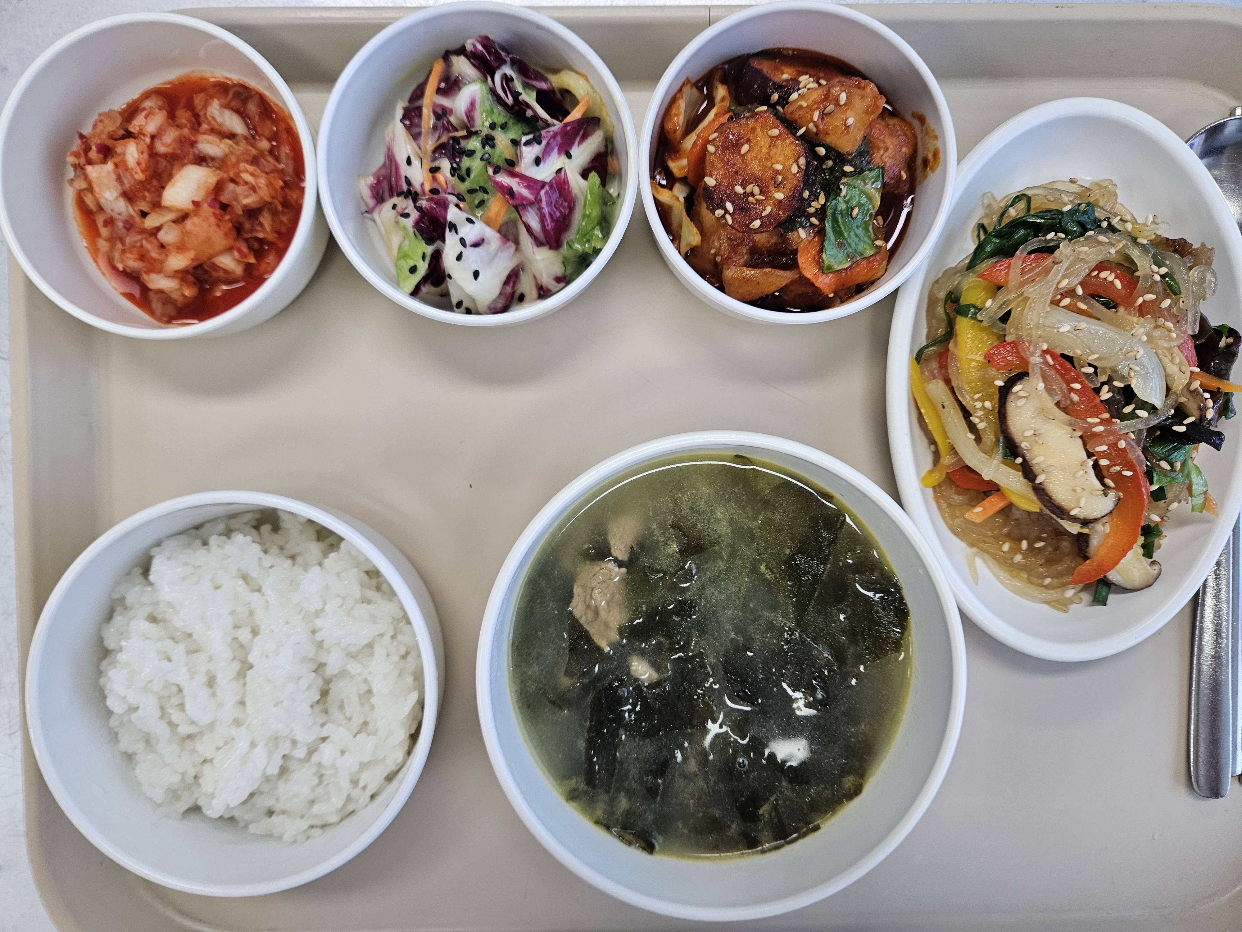 진지한상이 정성가득 상차림 - 남양주OO요양원